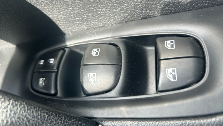 Nissan Qashqai 1.5 dCi Tekna 5dr Diesel Hatchback